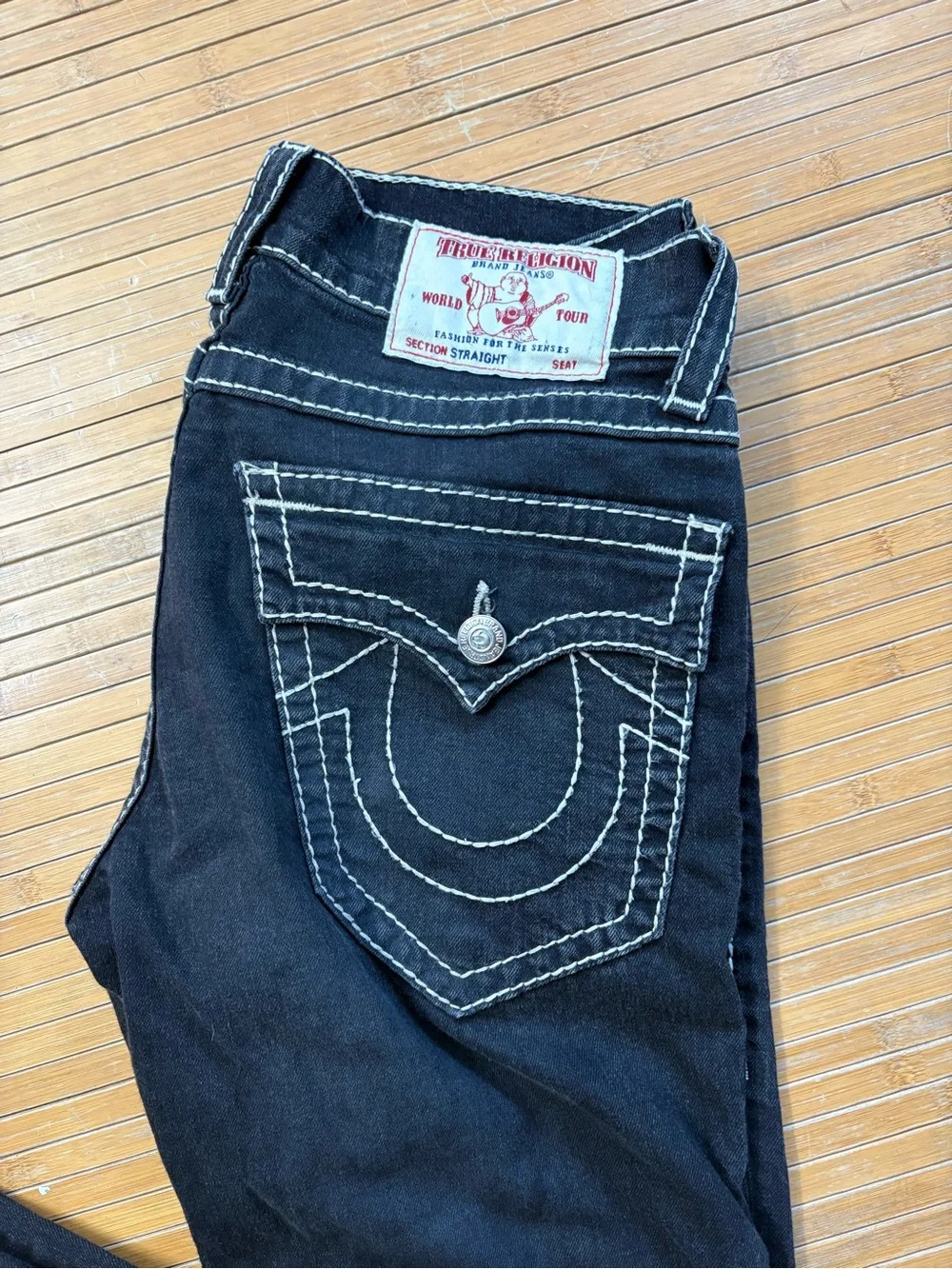 True Religion Women's Black Straight Leg Jeans with Contrast White Stitching - Picture 2 of 8